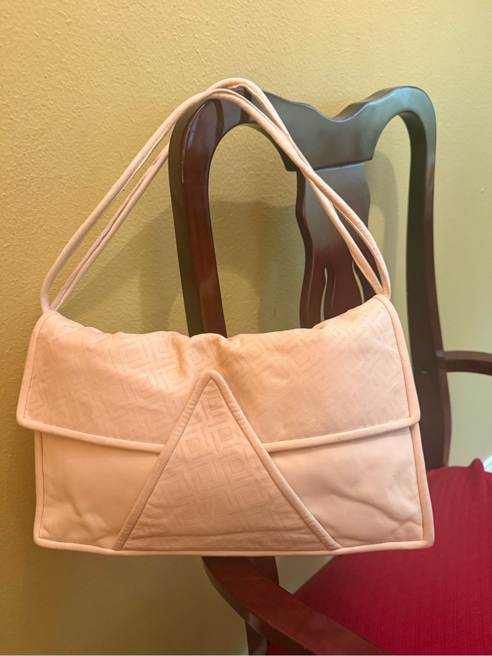 Like New Sondra Roberts Elegant Cream Women’s Shoulder Bag